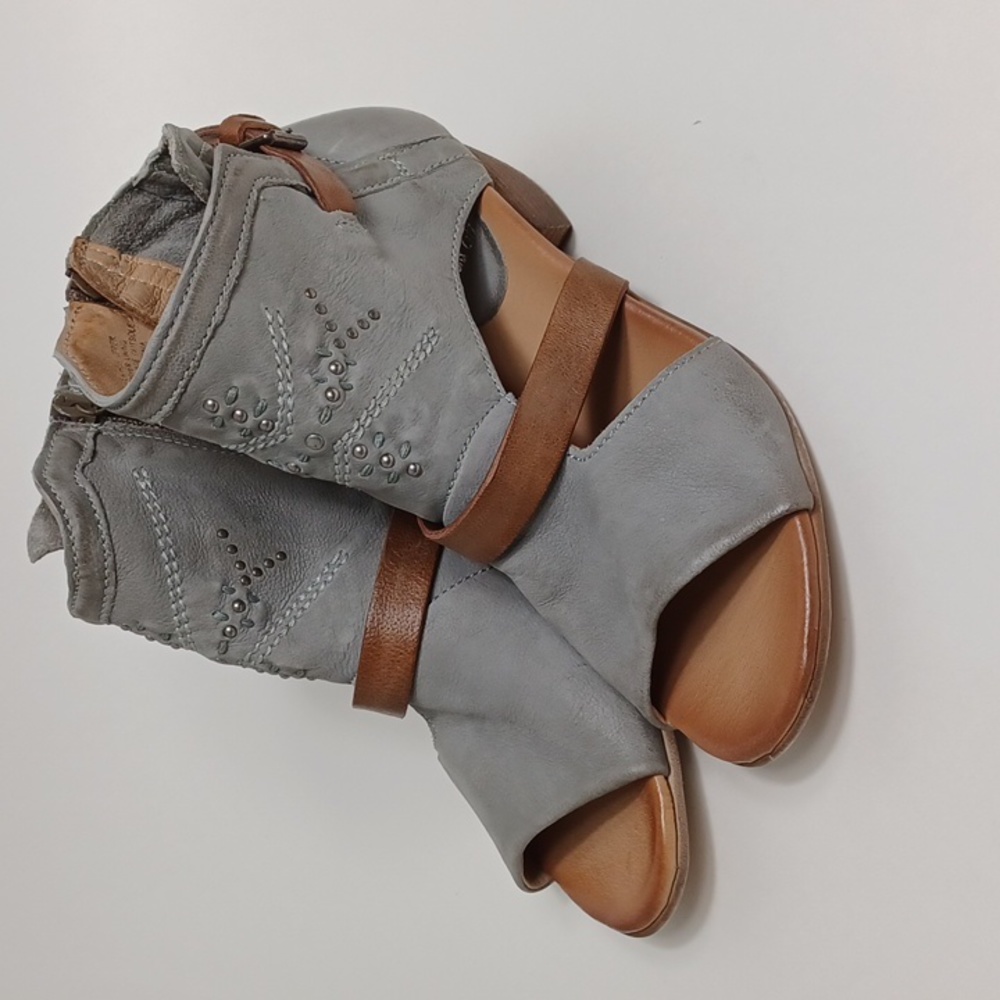 Miz Mooz Caleb Leather Heeled Sandals Gray 39